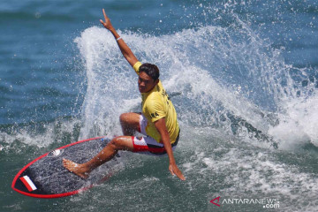 Peselancar Rio Waida jadi juara di Sydney Surf Pro 2022