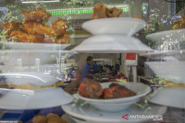 Waktu makan di tempat maksimal 20 menit jadi salah satu penyesuaian aturan PPKM usaha kuliner