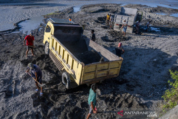 Tambang pasir rakyat di Palu kembali beroperasi