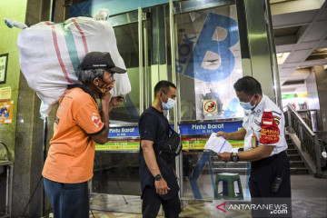 Pasar tradisional di DKI Jakarta kembali buka dengan prokes ketat