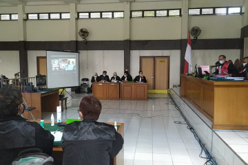 Empat terdakwa tipikor Masjid Raya Sriwijaya Palembang disidangkan
