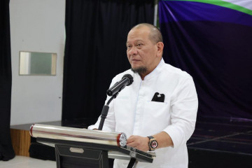 Ketua DPD RI minta Bulog Jatim percepat distribusi beras bantuan PPKM