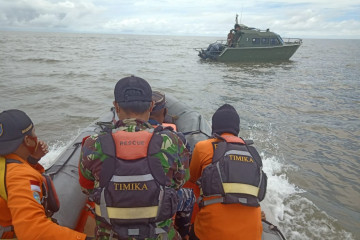 Perahu berpenumpang empat orang ditemukan di sekitar Pulau Tiga