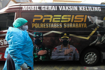 Mobil gerai vaksin keliling presisi