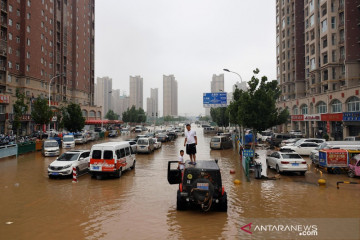 Zhengzhou dilanda COVID Delta di tengah pemulihan bencana banjir