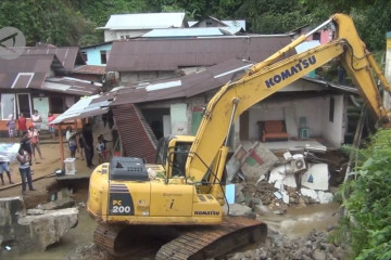 Hujan intensitas tinggi sebabkan 10 titik longsor di Ambon