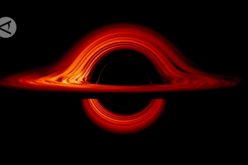 Para ilmuwan melihat gema cahaya dari balik lubang hitam