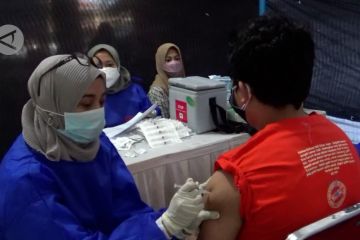 Ribuan anak di Kota Bandung jalani vaksinasi COVID-19