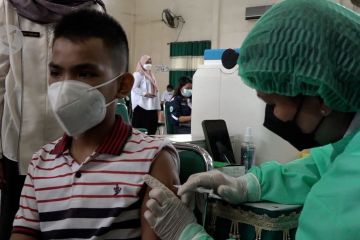 10 Anak awali vaksinasi COVID-19 untuk anak di Medan