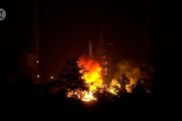 China luncurkan satelit relai baru