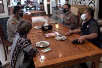 Pemkot Bandung simulasi makan di tempat restoran dan kafe