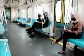 Pengguna harian MRT Jakarta turun dampak PPKM Mikro