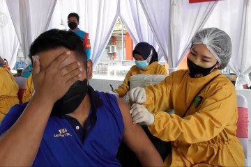 Ribuan warga binaan lapas di Jateng jalani vaksinasi COVID-19