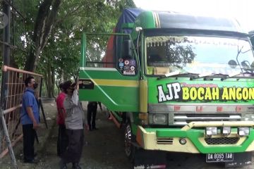 Tiga sopir truk di Pelabuhan Trisakti terindikasi COVID-19