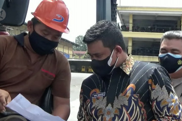 Tegakkan PPKM Darurat, Wali Kota Medan sidak pabrik ban