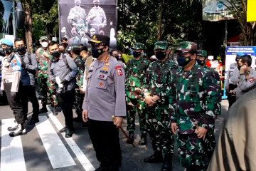 Kapolri dan Panglima TNI pimpin penyekatan di Solo