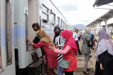 Pengguna kereta api di Sumbar turun di masa libur sekolah