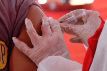 Penyintas COVID-19 tetap harus lakukan vaksinasi