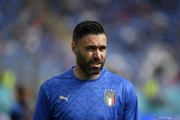 Genoa resmi dapatkan kiper timnas Italia, Salvatore Sirigu dari Torino