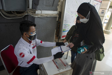 PPKM berlanjut, kasus aktif menurun