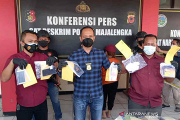 Polisi tangkap dua mucikari prostitusi daring di Majalengka