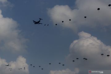 Latihan Terjun Garuda Airborne