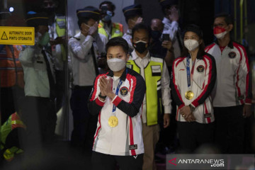 Rombongan terakhir tim Indonesia di Olimpiade Tokyo tiba di Tanah Air