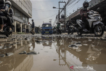 Jalan rusak parah di Pabuaran Bogor tak kunjung diperbaiki