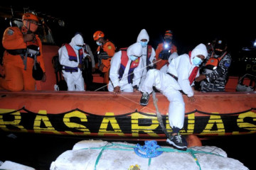 Evakuasi ABK KM Eka Jaya 1