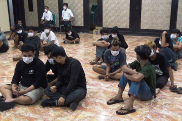Polisi tangkap 28 terduga pelaku tarung bebas di Makassar