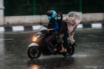 BMKG peringatkan potensi hujan sedang-lebat serta angin kencang