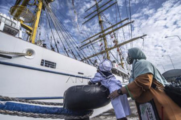 Pelepasan KRI Bima Suci di Tual