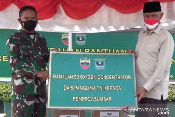 Pangdam I/BB serahkan bantuan alat penanganan COVID-19 untuk Sumbar