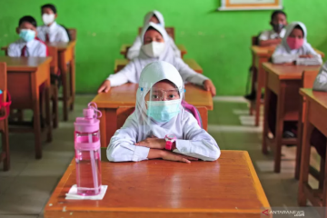 Satpol PP Bukittinggi tindaklanjuti pelanggaran PPKM di tiga sekolah