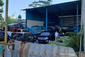 Tim penyidik KPK geledah dua lokasi di Purbalingga