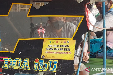 Polres Tanjung Priok perluas imbauan wajib vaksin melalui stiker