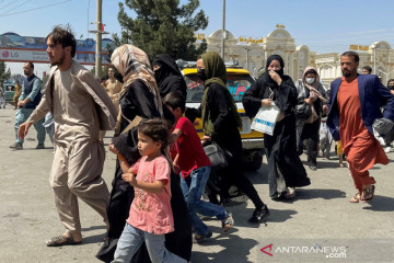 Bandara di Kabul diserbu warga yang ingin tinggalkan Afghanistan