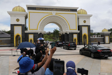 Raja Malaysia minta PM ajukan mosi percaya ke parlemen