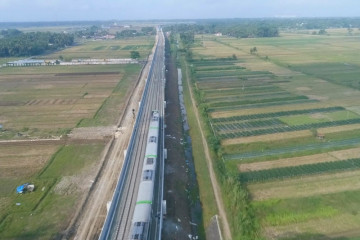 Kemenhub selesaikan pembangunan jalur KA Bandara YIA lebih awal