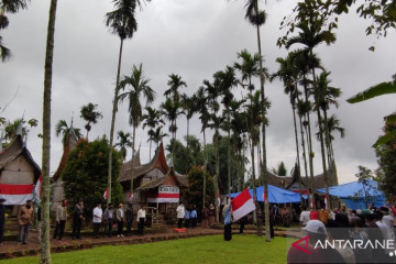 Komunitas Selaras Alam di Agam peringati HUT RI khas cara rakyat