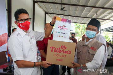 Sandiaga Uno salurkan 20.000 paket sembako saat HUT Ke-76 RI