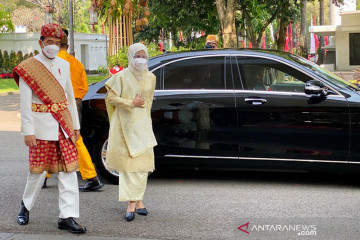Presiden Jokowi kenakan pakaian adat Lampung saat Upacara HUT ke-76 RI