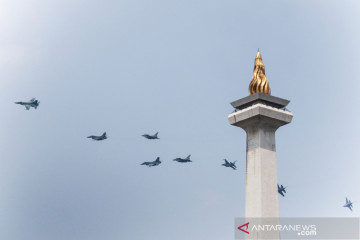 Atraksi terbang melintas F16 TNI AU