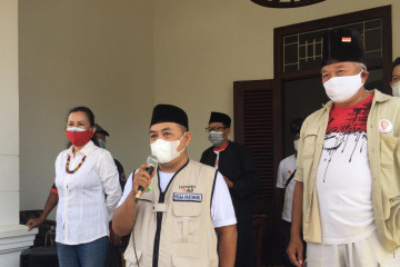 Sejumlah elemen masyarakat menggelar refleksi "17-an" di Surabaya