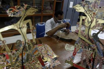 Produksi wayang kulit