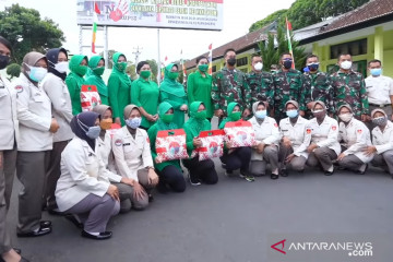 Kasad beri bantuan multivitamin buat tenaga kesehatan RS Wijayakusuma