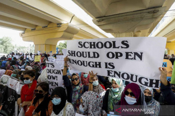 Aksi guru di Pakistan tuntut dibukanya kembali sekolah