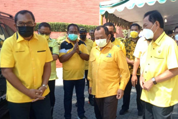 Golkar Jatim melanjutkan program vaksinasi dosis dua