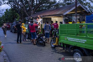 Distribusi Makanan untuk Warga Terdampak Penguncian