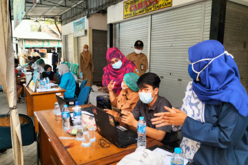 Gerai vaksin bagi pelaku UMKM dibuka di pasar Kamal mulai Selasa